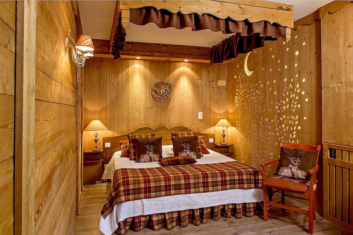 superior double room, 1 queen bed, non smoking | free wifi, bed sheets