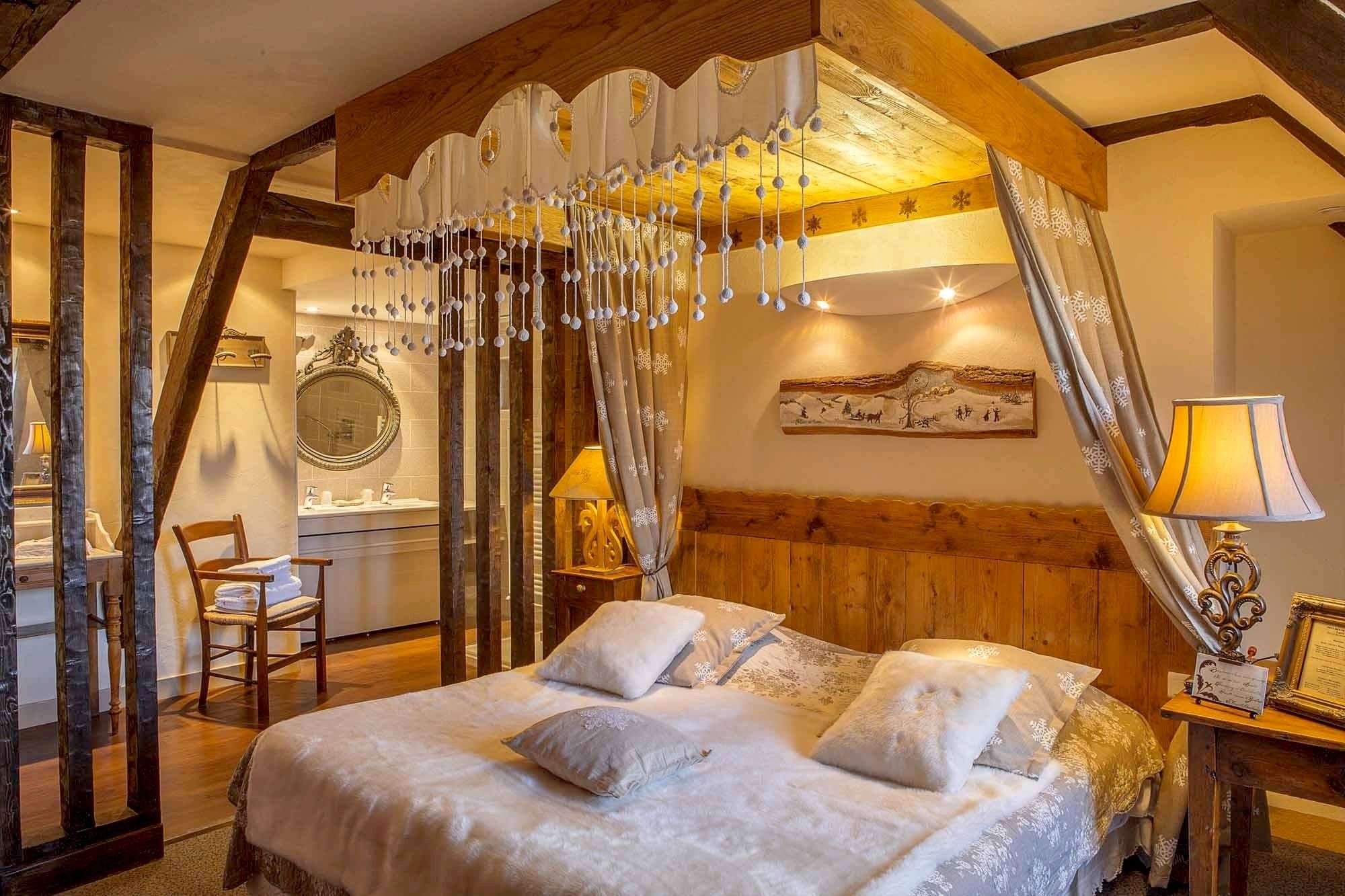 superior double room, 1 queen bed, non smoking | free wifi, bed sheets