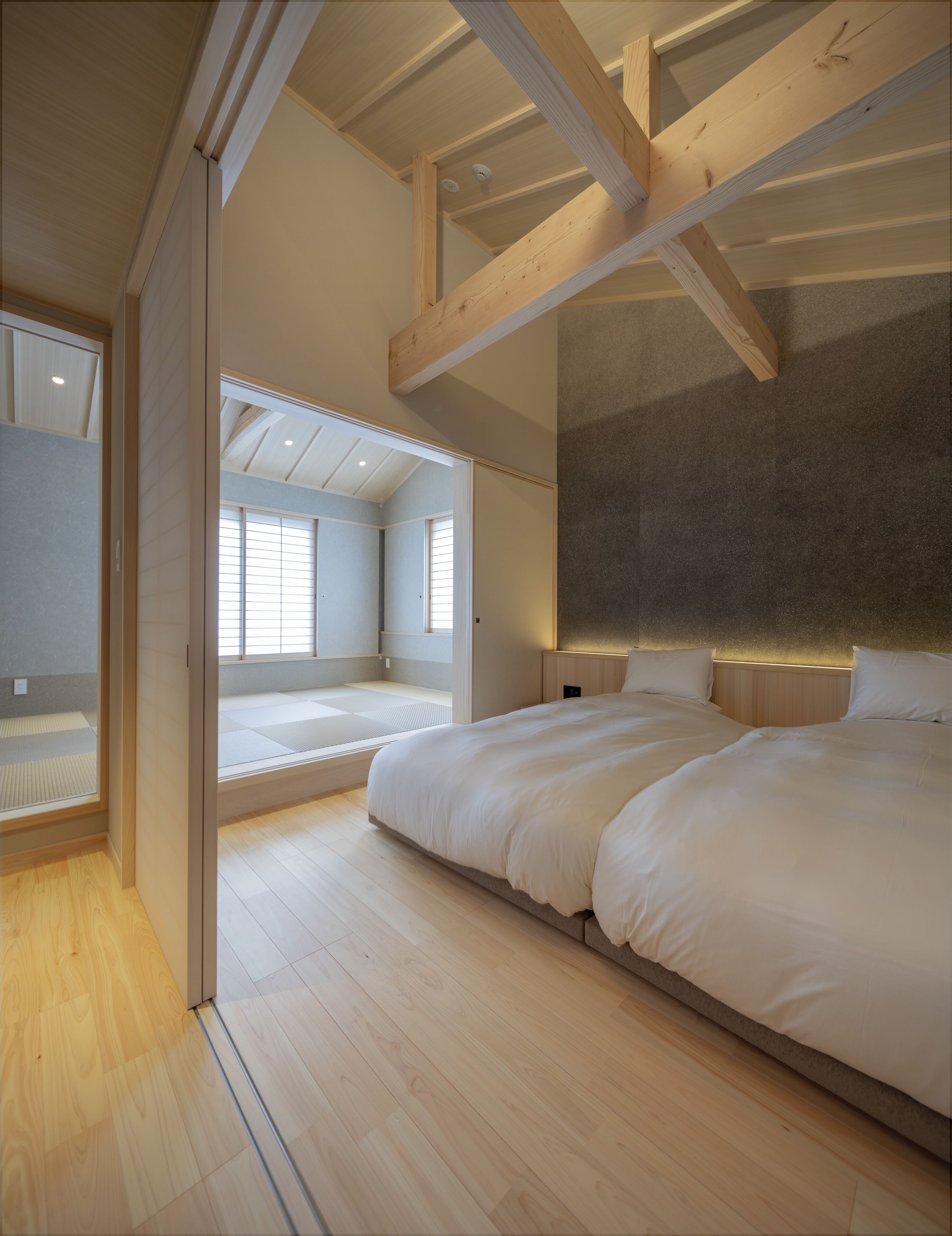 CAMPTON KIYOMIZU 1 (with wooden bathtub),Semi-double bed x2 for 2 people, Futon for the others | Down comforters, in-room safe, soundproofing, iron/ironing board