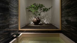 Leilighet – design (CAMPTONKIYOMIZU7, Wooden bathtab) | Bad