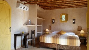Junior Suite, Non Smoking | In-room safe, blackout drapes, bed sheets - Paradis Nomade (Drargua)