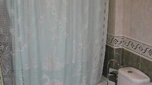 Bathroom - Hostal Restaurante El Volante (Moraleja)