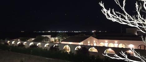 Façade de l’hébergement - soirée/nuit