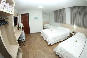 Minibar, Zimmersafe, Verdunkelungsvorhänge, schallisolierte Zimmer