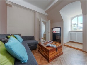 Business Apartment | Living area | Flat-screen TV - P&O Apartments Miodowa 2 (Warsaw)