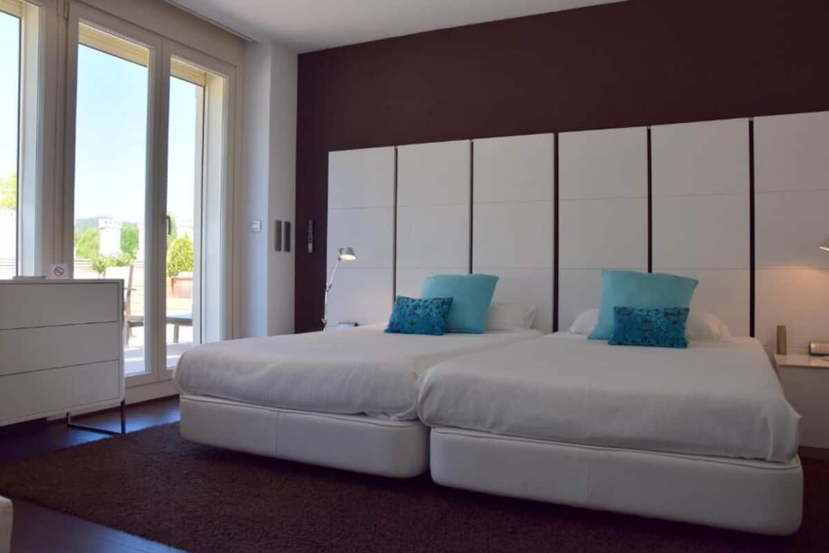 2 Schlafzimmer, Minibar, Zimmersafe, individuell dekoriert