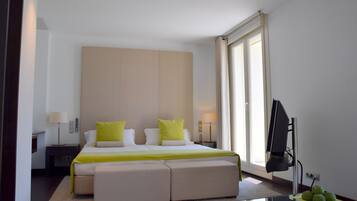 2 dormitoris, minibar, caixa forta a l'habitació i decoració individual