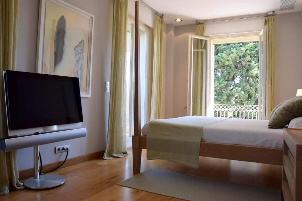 Deluxe-Suite | 2 Schlafzimmer, Minibar, Zimmersafe, individuell dekoriert
