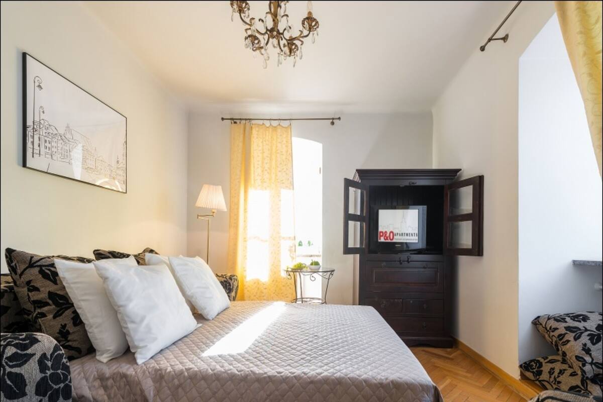Business Apartment | Iron/ironing board, WiFi (free), bed sheets