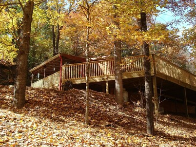 Secluded Cabin 3Bed/3Bath Max 6 people 2 King Masters,15 Minutes To Nashville