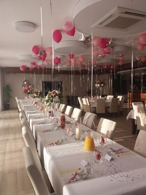 屋内結婚式場