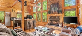 SECLUDED CABIN | SAUNA | HOT TUB | PET FRIENDLY