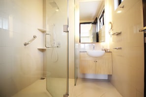 Ferienhaus, 4 Schlafzimmer | Badezimmer | Dusche, kostenlose Toilettenartikel