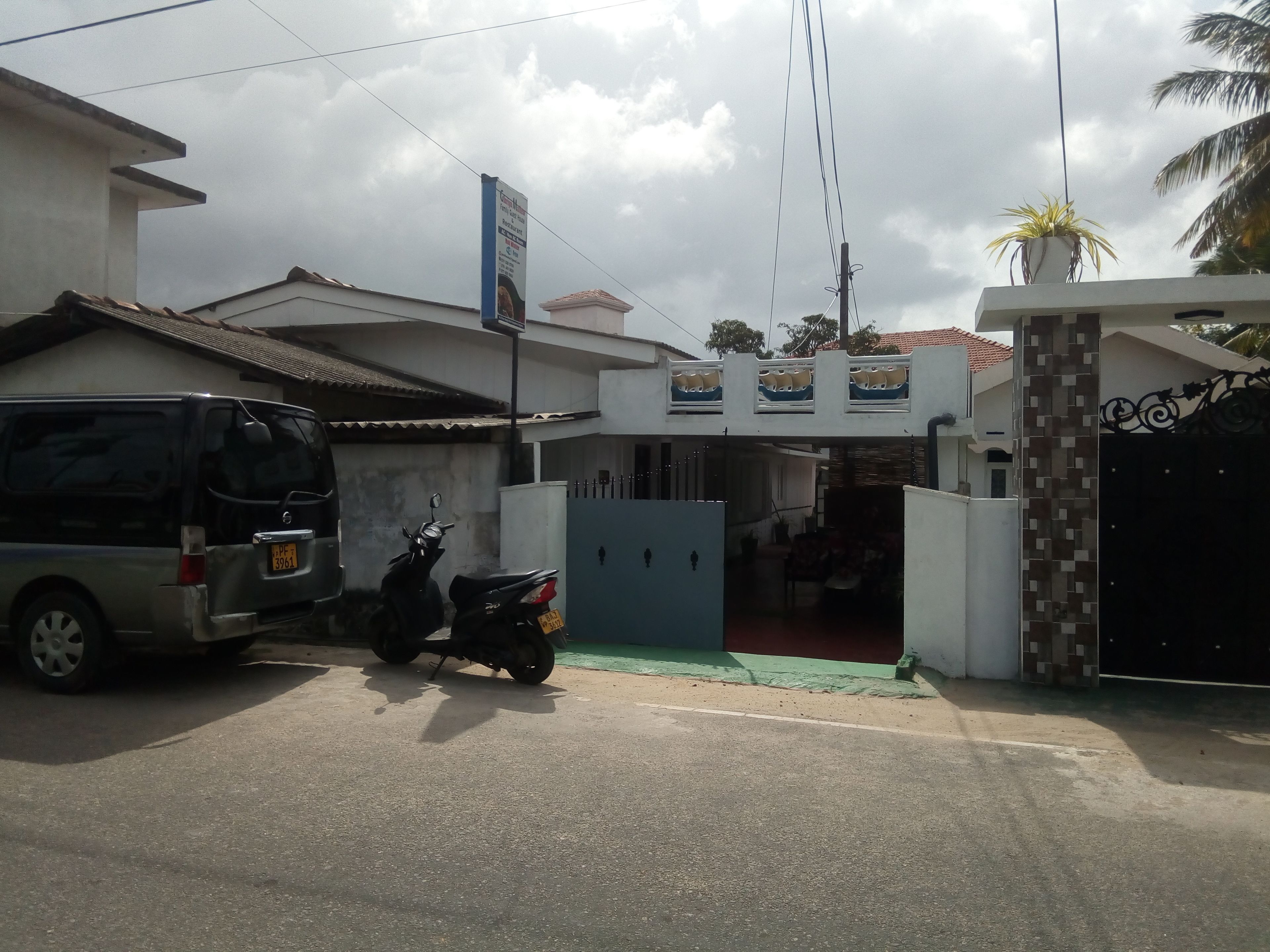 Foto - Gloriya Mathews family villa