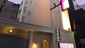 施設の正面