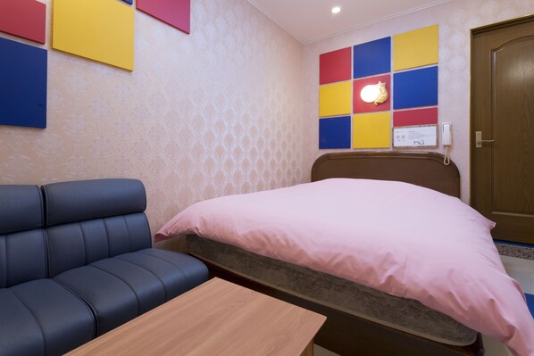 Soundproofing, free WiFi