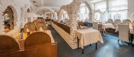 Lunch and dinner served, Argentinean cuisine