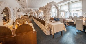 Lunch and dinner served, Argentinean cuisine - Hotel Concordia (Euskirchen)