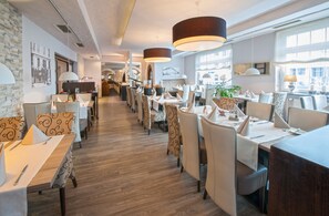 Lunch and dinner served, Argentinean cuisine - Hotel Concordia (Euskirchen)