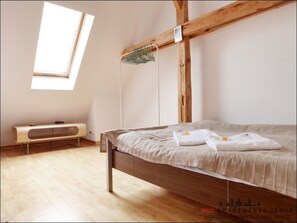 Comfort Apartment | Iron/ironing board, free WiFi, bed sheets - P&O Apartments Podwale 2 (Warsaw)