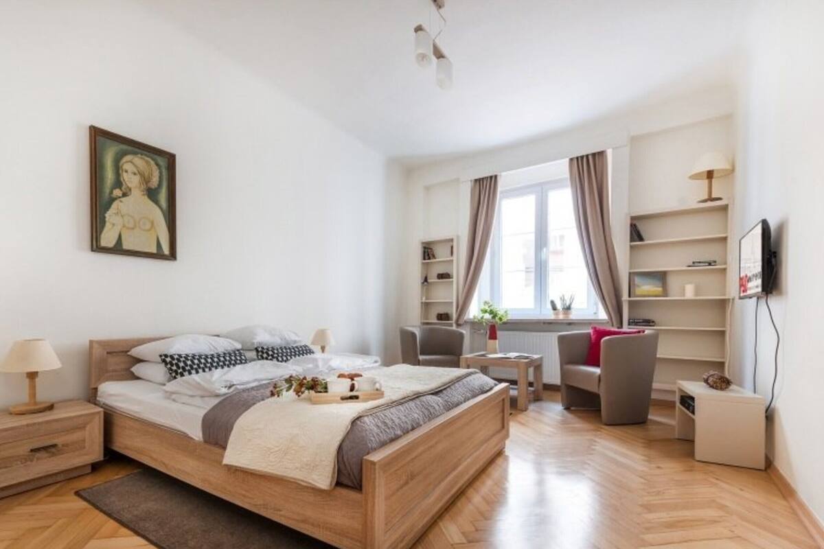 Comfort appartement | Geluiddichte muren, een strijkplank/strijkijzer, gratis wifi, beddengoed