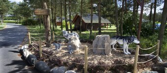 LEGOLAND Wilderness Barrels & Cabins