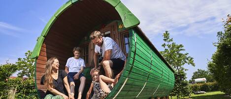 Wilderness Barrel (Linen Excluded) | Minibar, cribs/infant beds, free WiFi