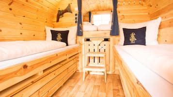 Wilderness Barrel (Linen Excluded) | Een minibar, babybedden, gratis wifi