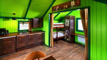Wilderness Cabin, 1 Bedroom (Linen Excluded) | Minibar, baby-/barnesenge (tillægsgebyr), gratis Wi-Fi