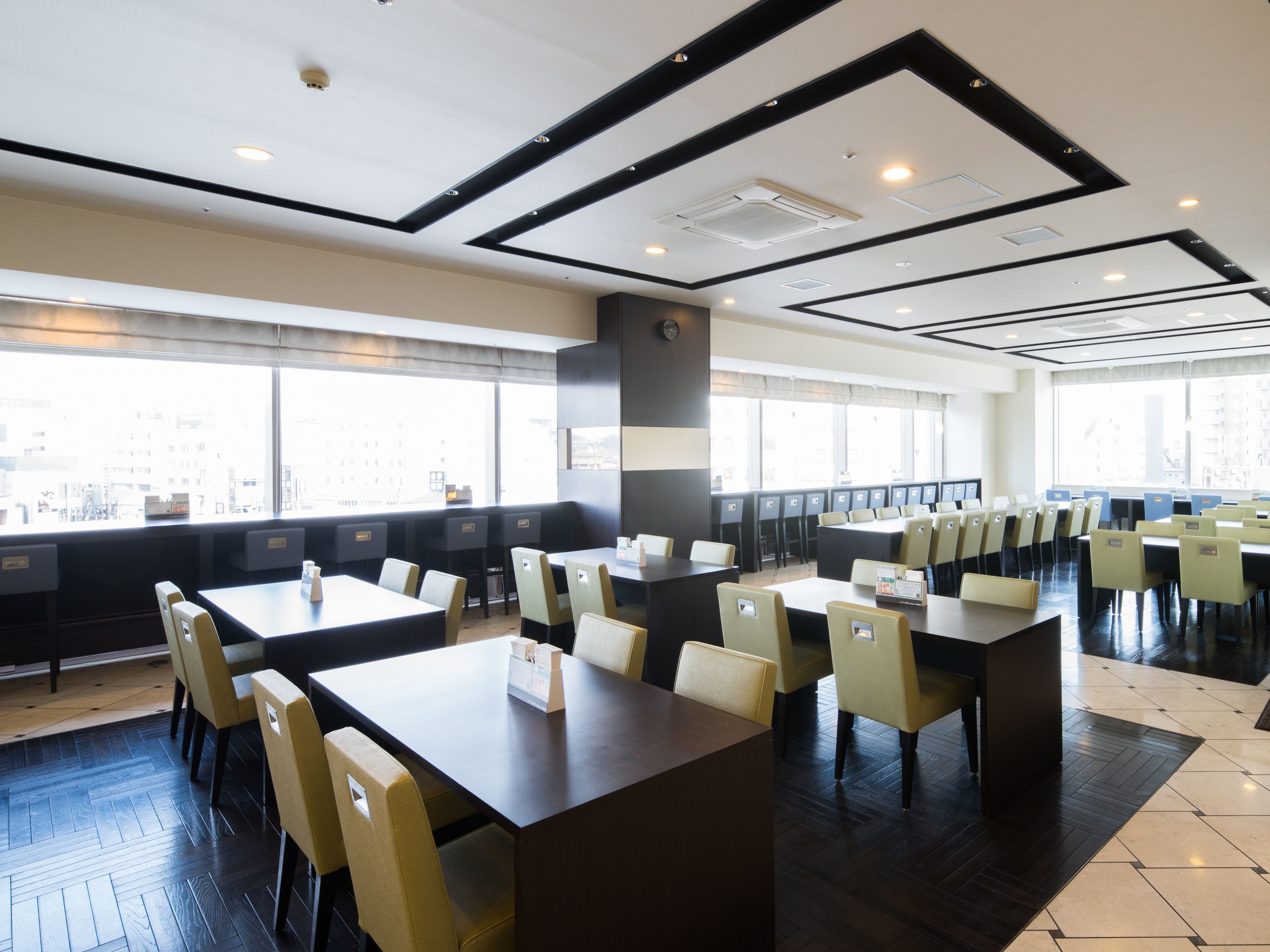 朝食 (ビュッフェ)、毎日提供 (1 名様 1500 JPY)