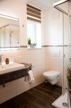 Regadera, regadera tipo lluvia, amenidades de baño gratuitas