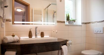 Landhotel Hutzenthaler