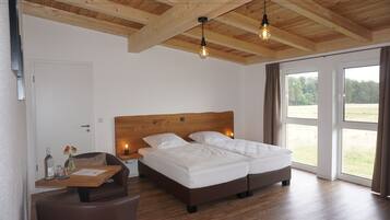 Double Room | Blackout drapes, soundproofing, free WiFi, bed sheets