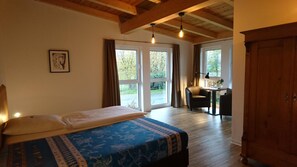 Rideaux occultants, chambres insonorisées, Wi-Fi gratuit, draps fournis