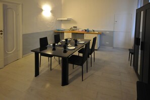 Free daily continental breakfast - B&B Le Pignattelle (Siena)