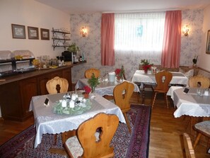 Petit déjeuner buffet compris tous les jours