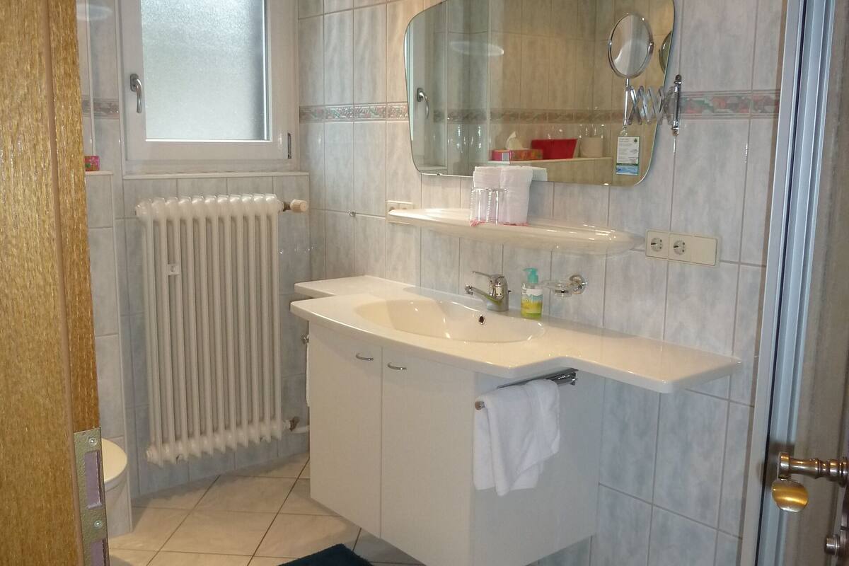 double room, 1 bedroom, garden view | bathroom | shower, rainfall showerhead, free toiletries, hair dryer