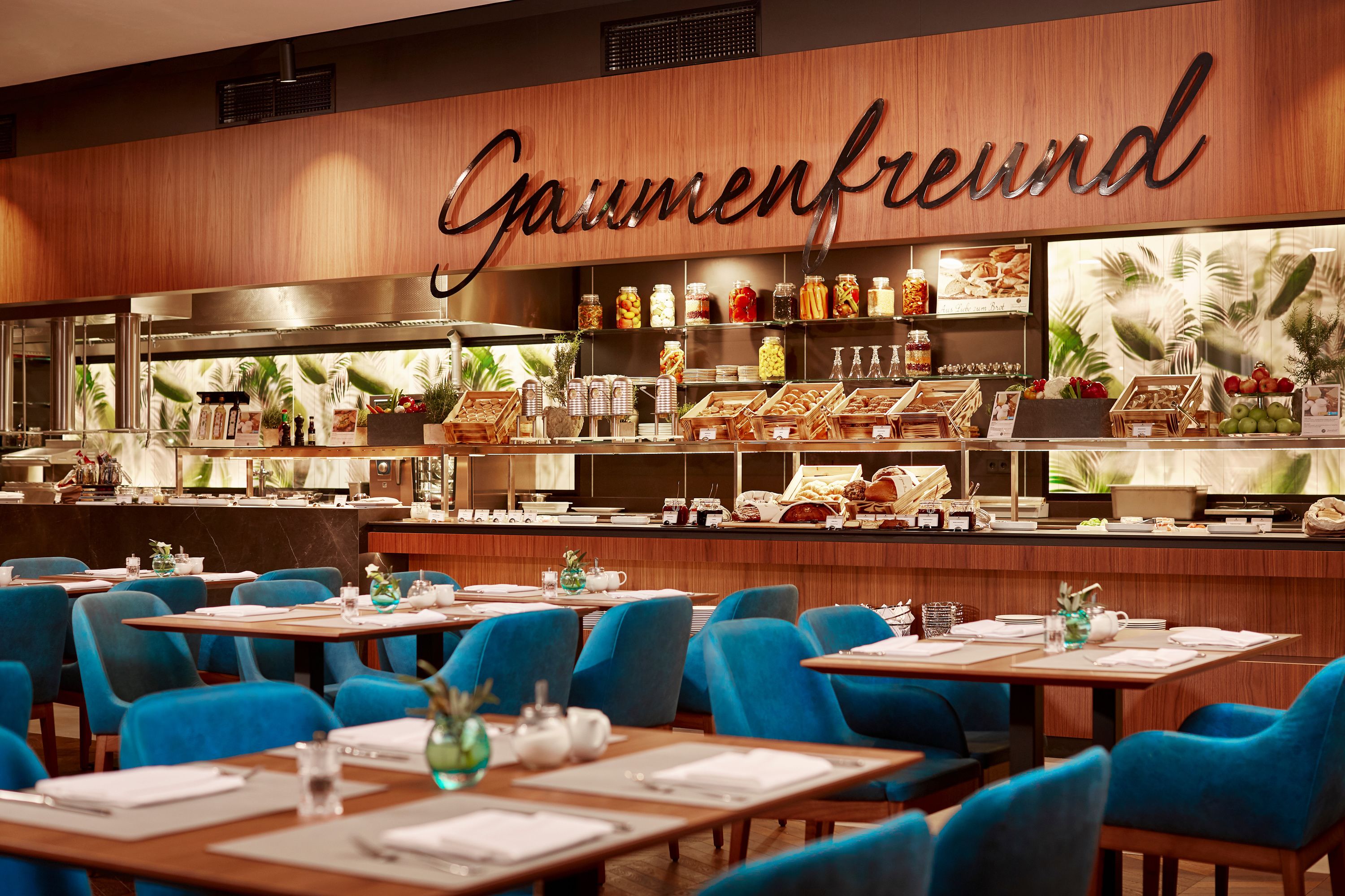 daily buffet breakfast (eur 29 per person)