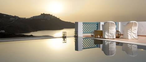 Seasonal outdoor pool