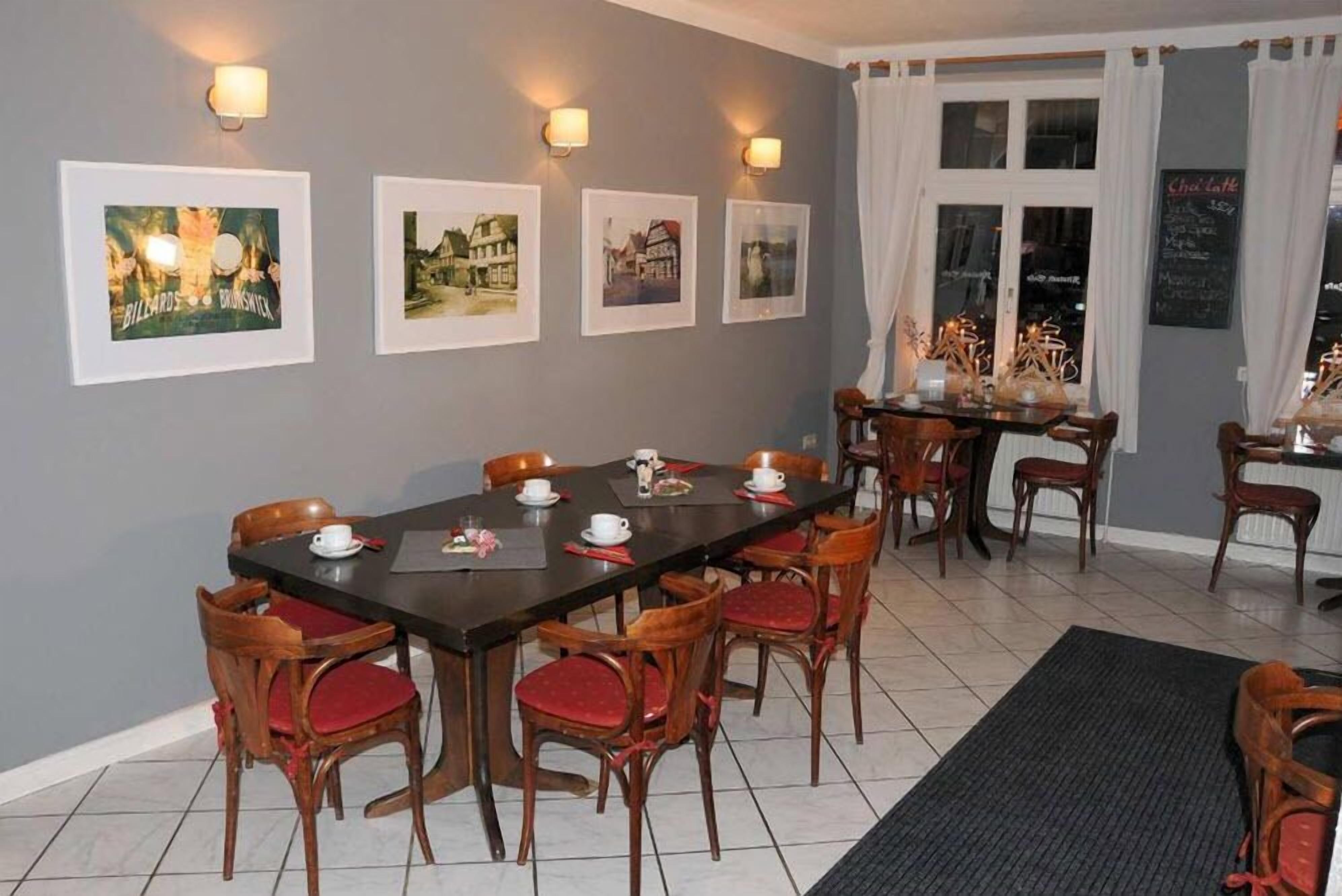 Daily buffet breakfast (EUR 7.5 per person)