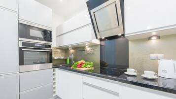 Comfort-Apartment | Eigene Küche | Kühlschrank, Ofen, Herdplatte, Wasserkocher