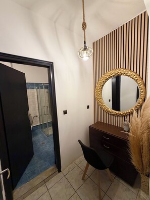 Shower, hair dryer, towels - MarGio Skiathos Apartments (Skiathos)