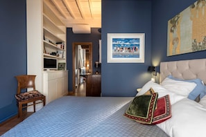 Deluxe-Apartment, 2 Schlafzimmer, Stadtblick | 2 Schlafzimmer, hochwertige Bettwaren, individuell eingerichtet