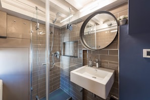 Deluxe Apartment, 2 Bedrooms, City View | Bathroom - Heart of Florence Pitti 2 Bed-apartment (Florence)