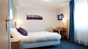 Double Room | Premium bedding, desk, blackout curtains, soundproofing