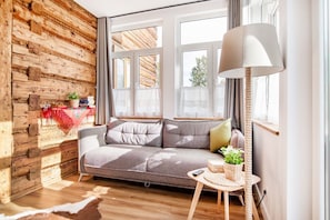 Comfort Apartment, 1 Bedroom, Kitchenette, Annex Building (Weranda) | Free WiFi, bed sheets - Black Apart - Palac Tatrzanski (Bukowina Tatrzanska)