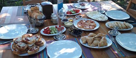 Tägliches inbegriffenes großes Frühstück