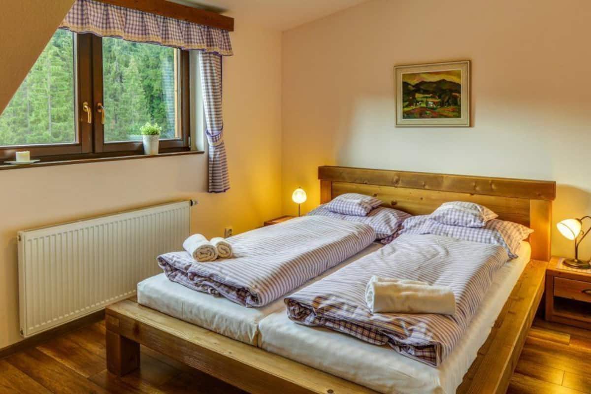 Standard-Doppel- oder -Zweibettzimmer