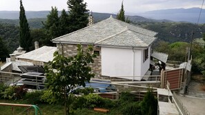 Free self-parking - Pacithea Villas (South Pelion)