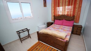 Double Room | In-room safe, WiFi (free), bed sheets - Family Surf Camp - Hostel (Aourir)